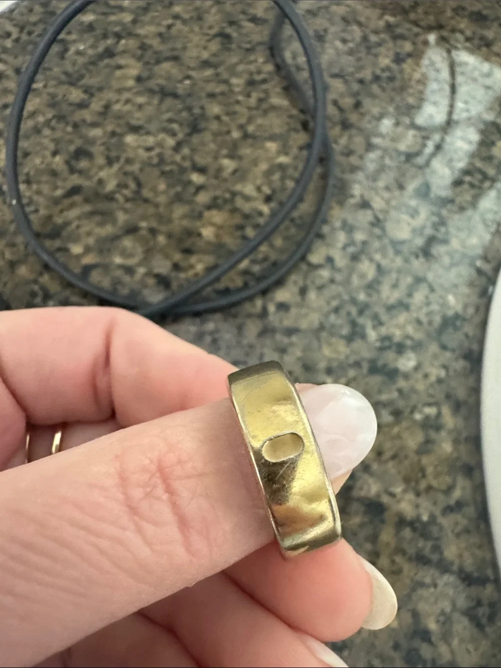 Gold Oura Ring 3rd Gen Size 9 with Charger and Box